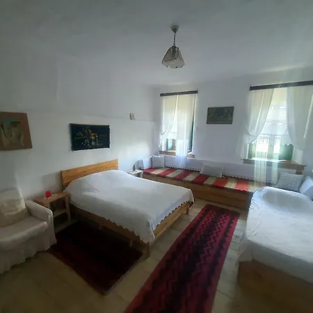 Traditional Guesthouse Permet Exterior photo
