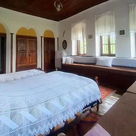 Traditional Guesthouse Permet Exterior photo
